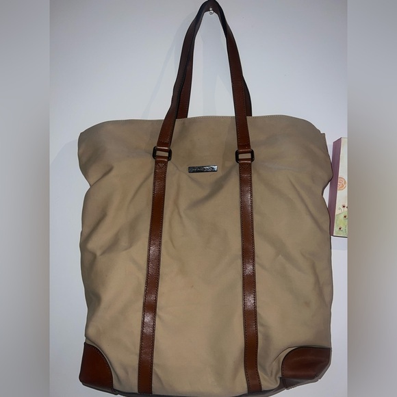 Burberry Tote - Picture 11 of 16